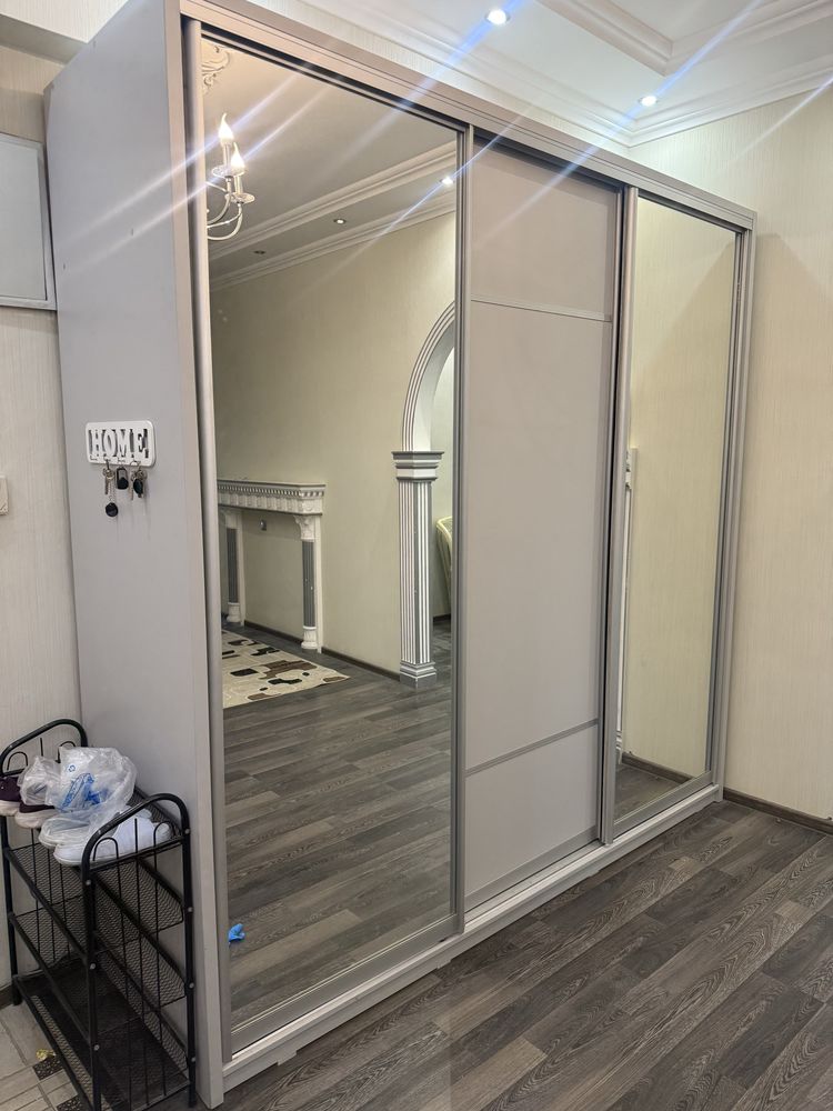 Срочно продается шкаф купе
