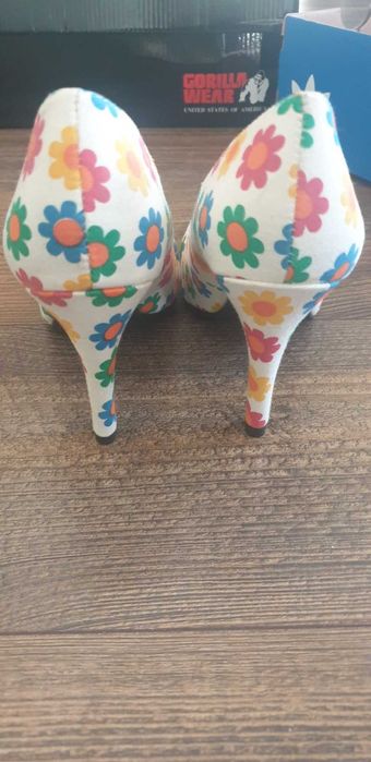 Дамски обувки на ток