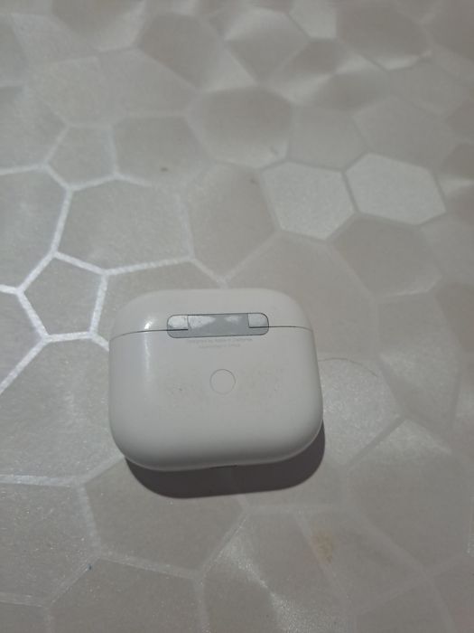 AirPods почти новое