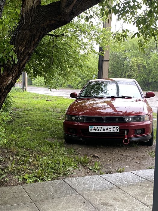 Митсубиси галант 8