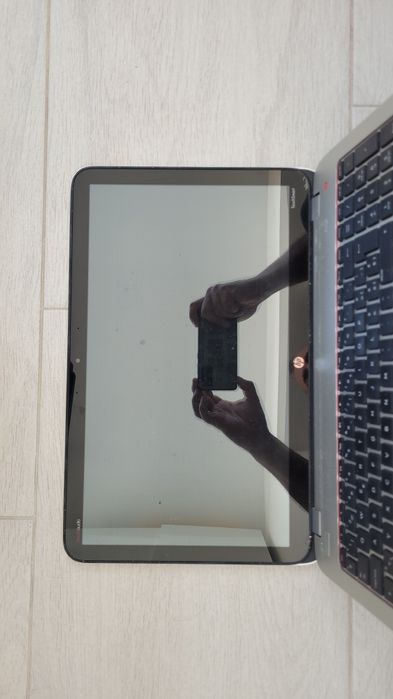 HP Envy Touchsmart 15 15-j198ez 
Preferabil este pr