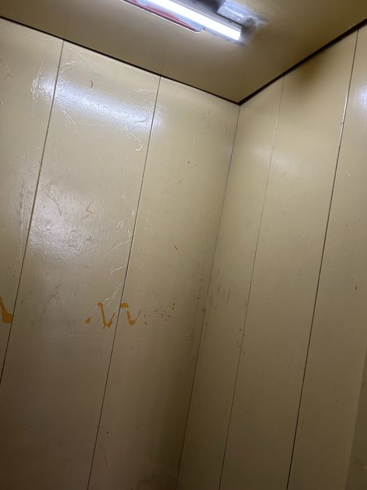 Облицоване на асансьори и други помещения.