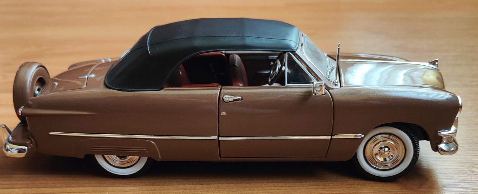 Macheta Ford  1:18