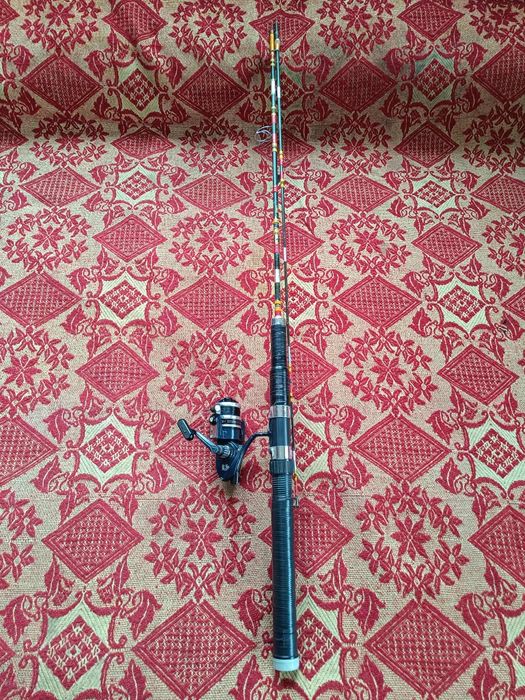 Продавам Рибарски въдици и Макари