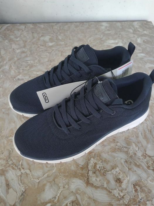 Кроссовки размер 42