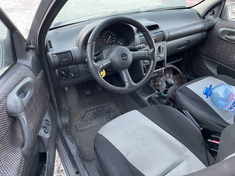 Opel Corsa 1.4Si 82кс 1994 На Части