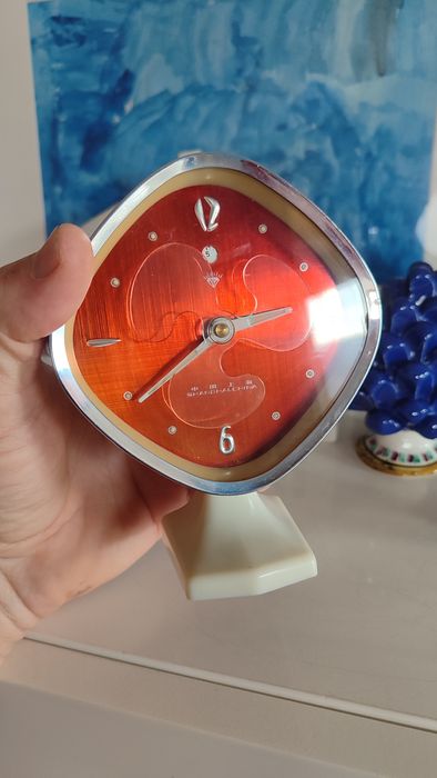 Стар часовник будилник