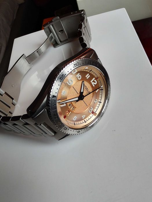 Nodus Sector automatic 150m.