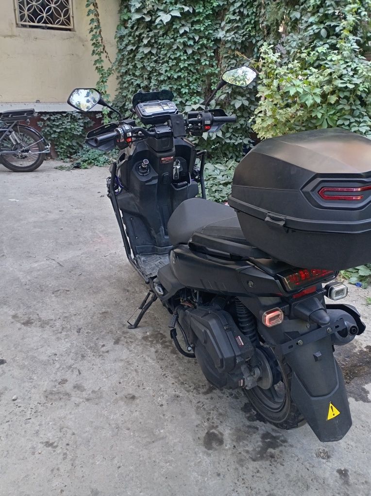 Skuter Tank sotiladi