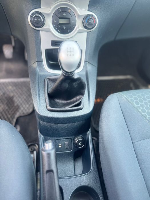 Ford fiesta 1.4 euro 5 116.000 km reali