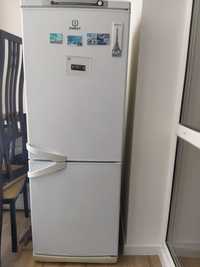Холодильник INDESIT  , Договорная (Доставка бесплатно)