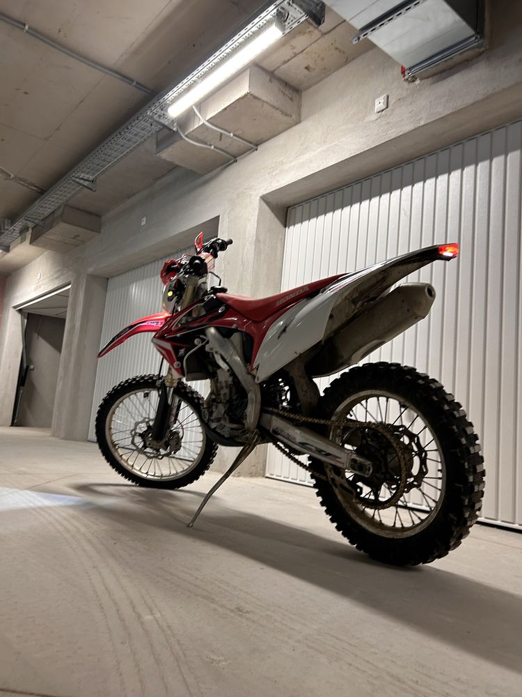 HONDA CRF R 2013 година