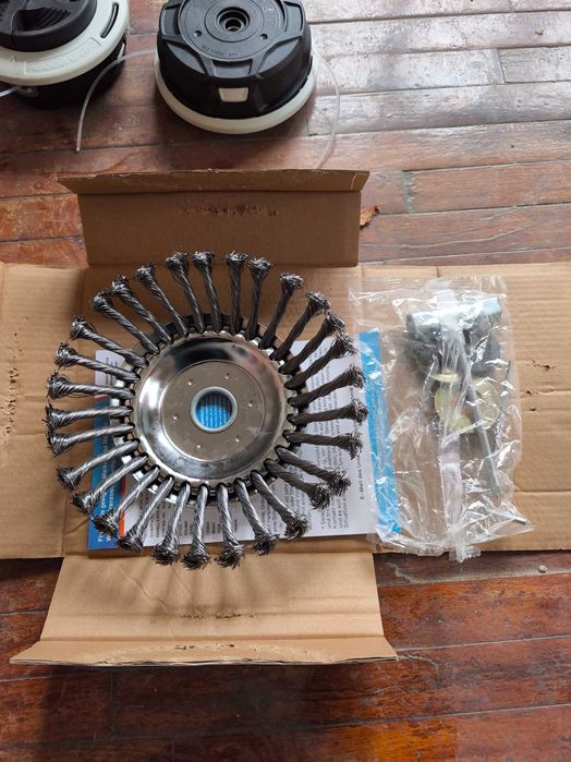 Tamburi și perie motocoasa