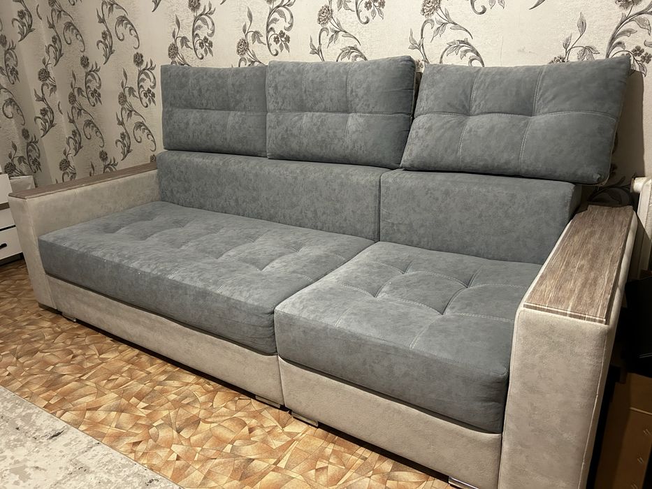 Диван в хорошем состояний