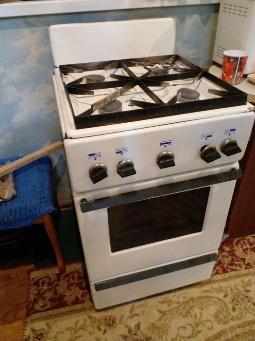 Газовая плита в хорошем состоянии