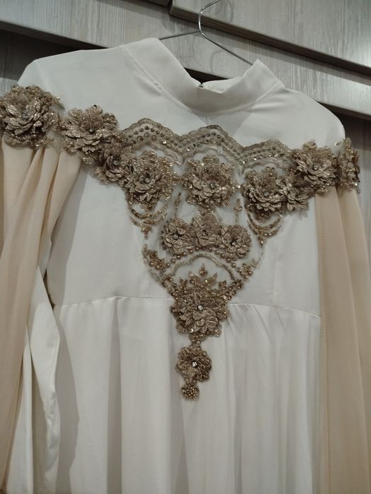 Kelinchaklarga chiroyli kuylak va oyoq kiyim