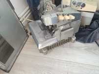 Mașină de surfilat cusut bernina