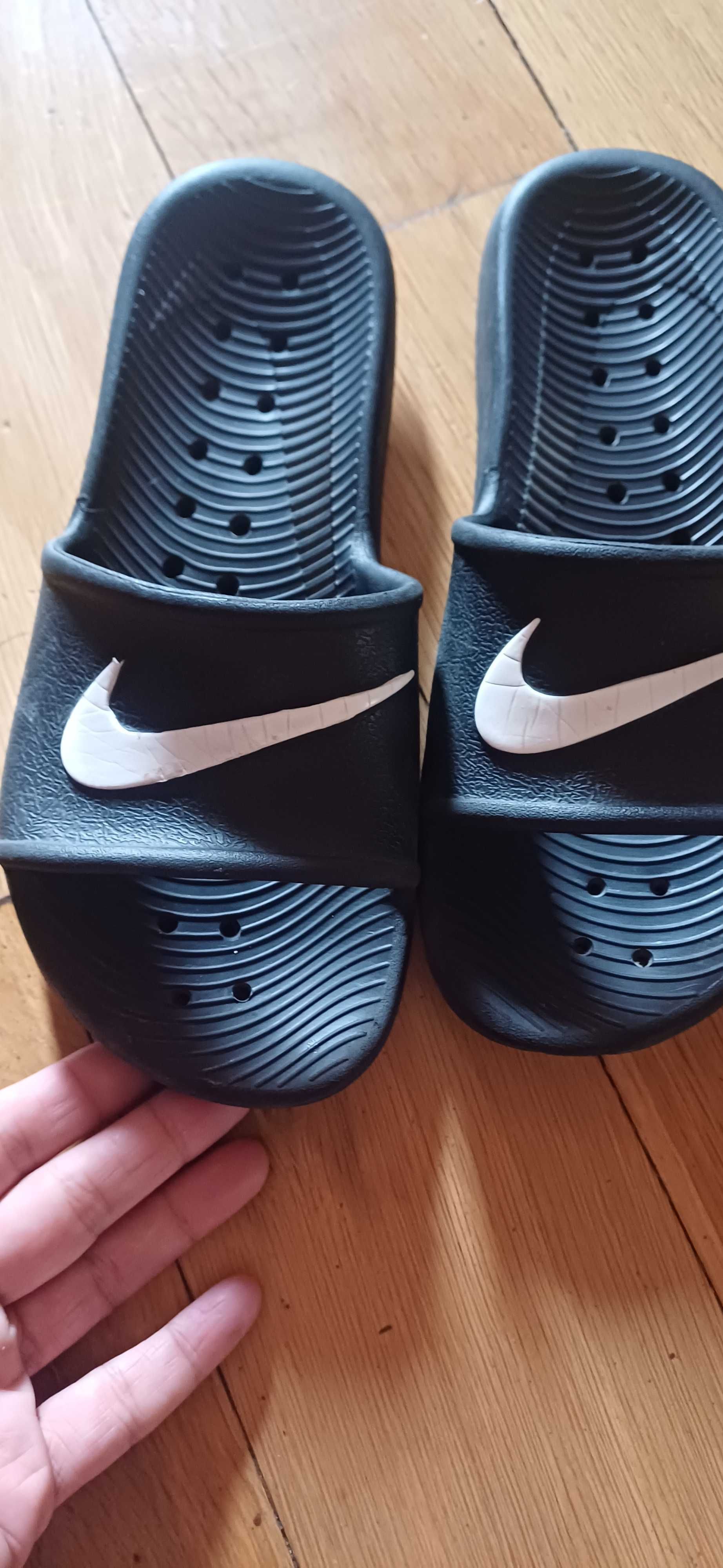 Четири чифта чехли/джапанки Nike