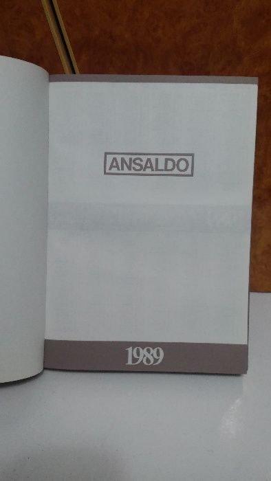 Vand doua agende de birou