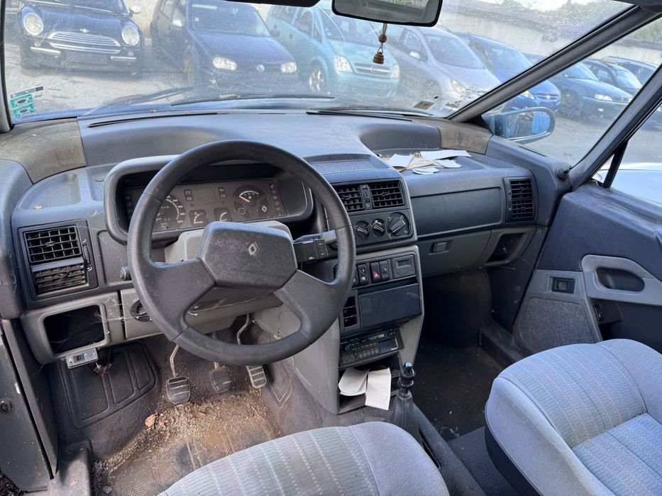 Renault Espace II 2.2i 107hp 1992г На Части