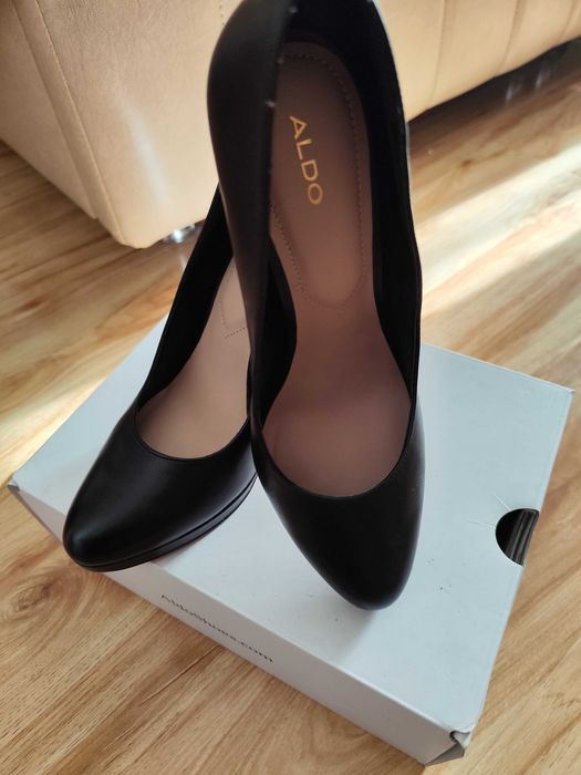 Pantofi cu toc eleganți marca Aldo Nr.40