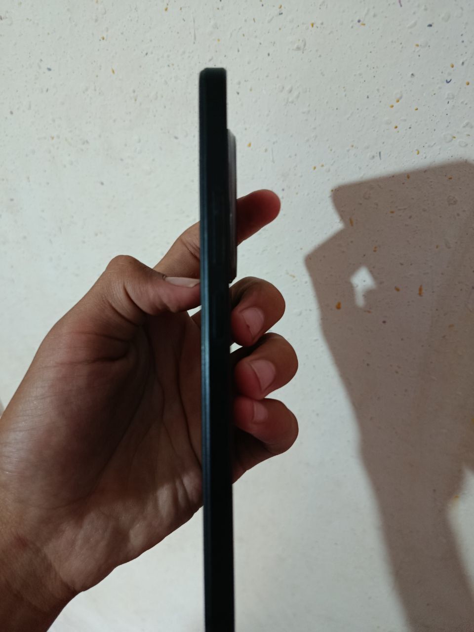 Redmi A3 telefoni srochno sotiladi