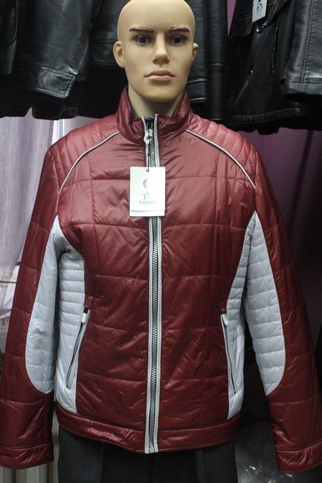 Продам куртку осень весна