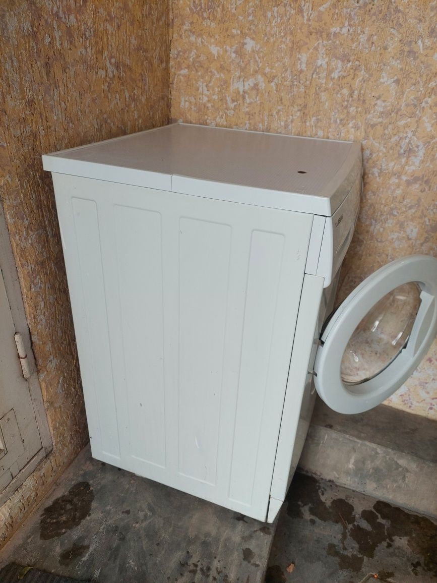 Продам стиральную машину 5.5 кг