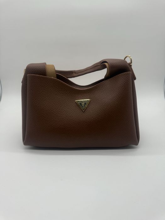 Дамска чанта Guess