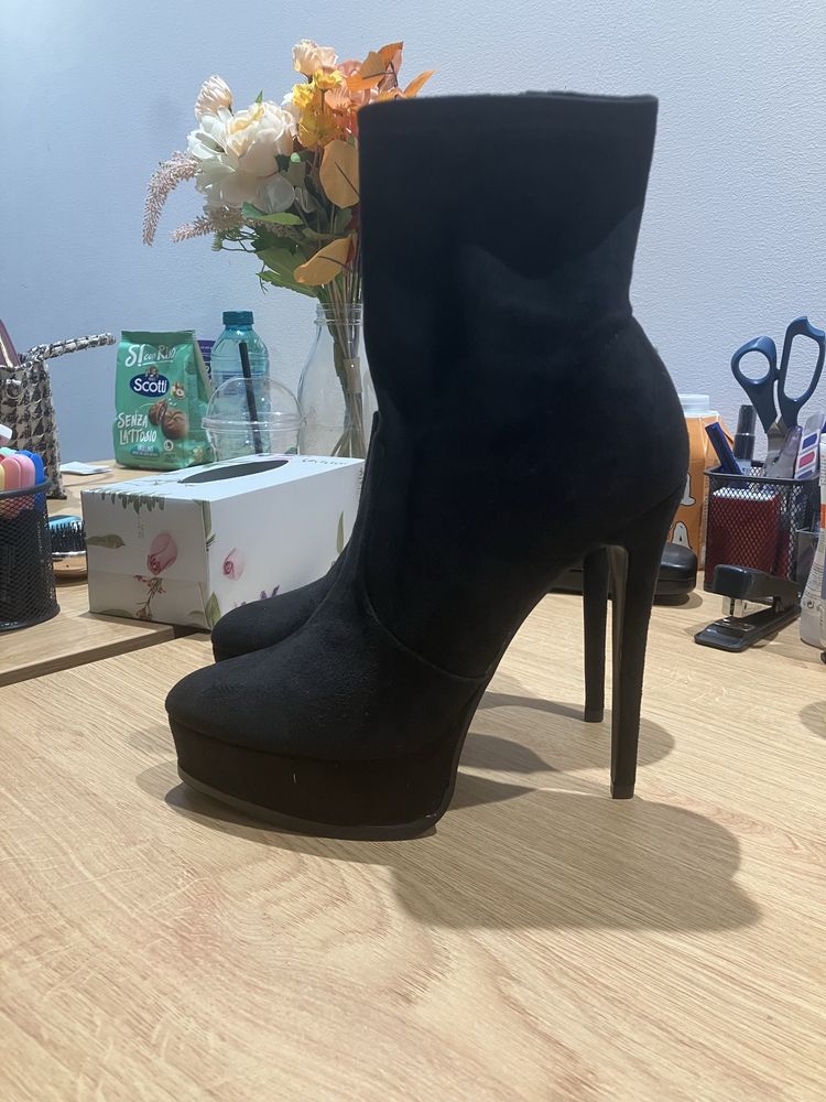 Ghete de dama Asos