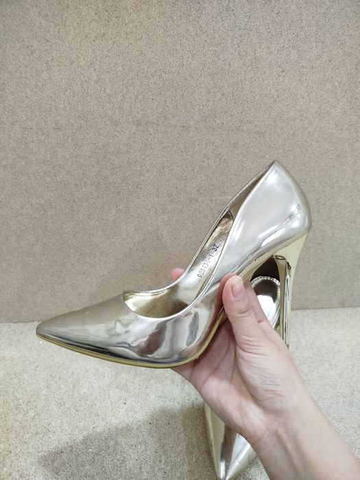 Ayyolar uchun poshnali tuflik