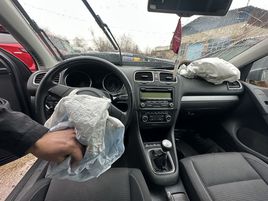 Vand Volkswagen Golf 6 1.2 TSI 2010 avariat defect