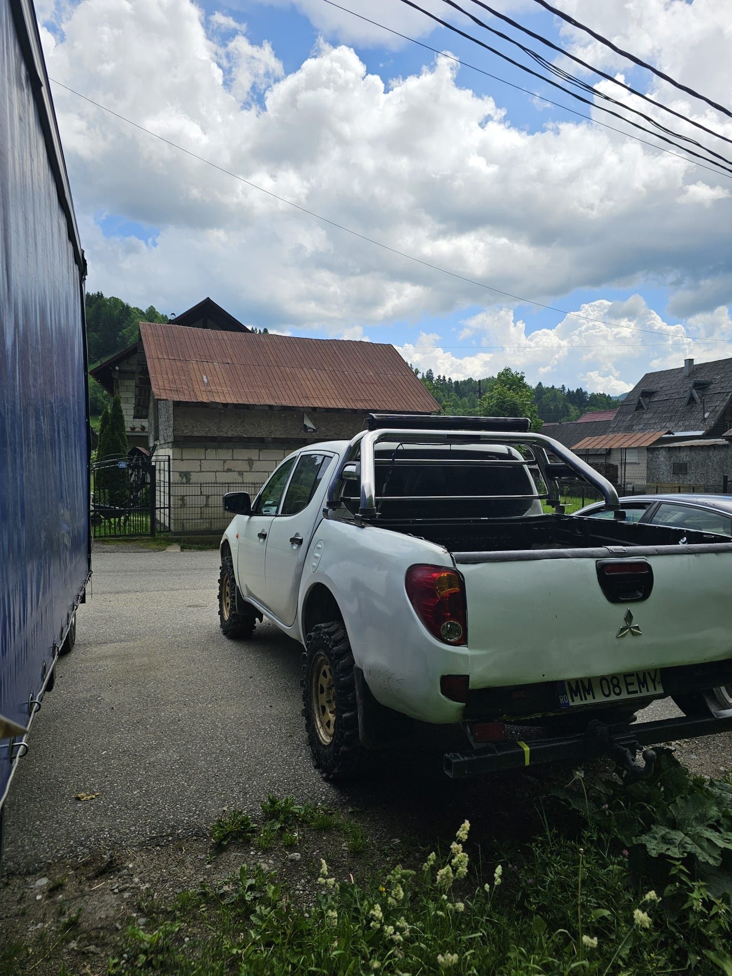 Vând Mitsubishi L200
