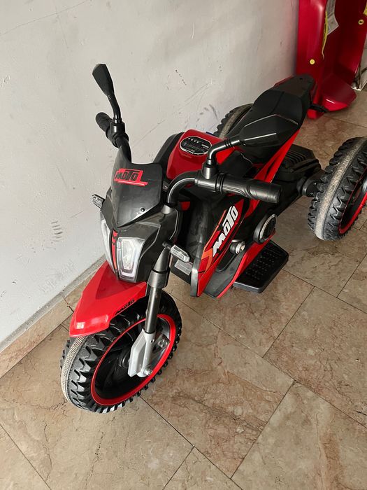 Акумулаторен детски мотор