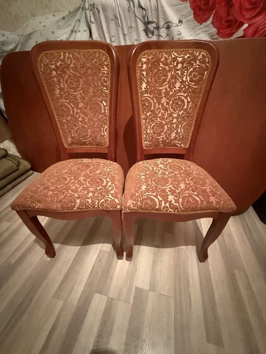 Стол стул сотилади ...СРОЧНА!!