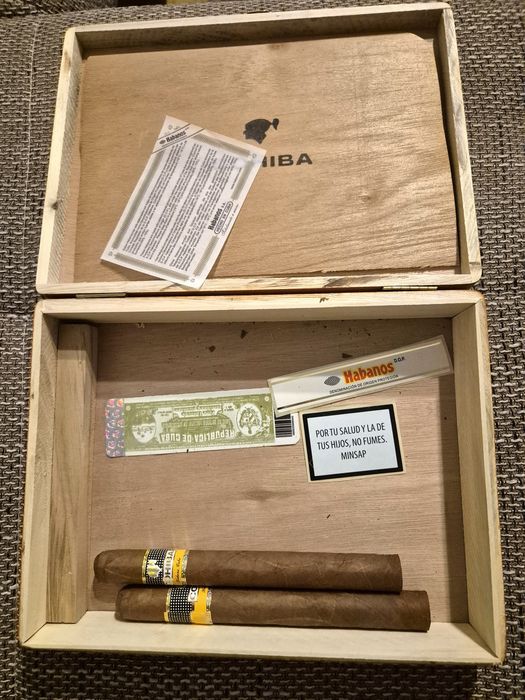 Cutie trabucuri Cohiba Esplendidos