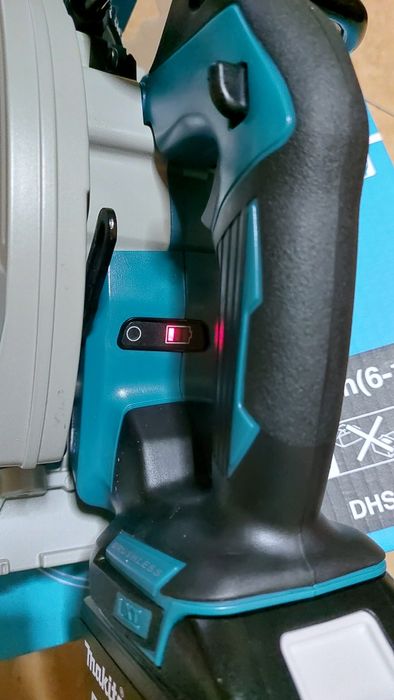 Fierastrau circular pe acumulator Makita DHS680Z