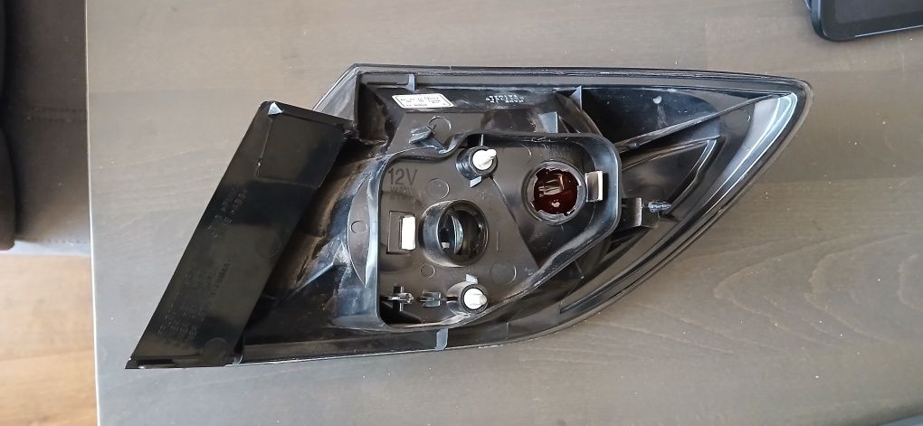 Mazda 3 - ляв стоп