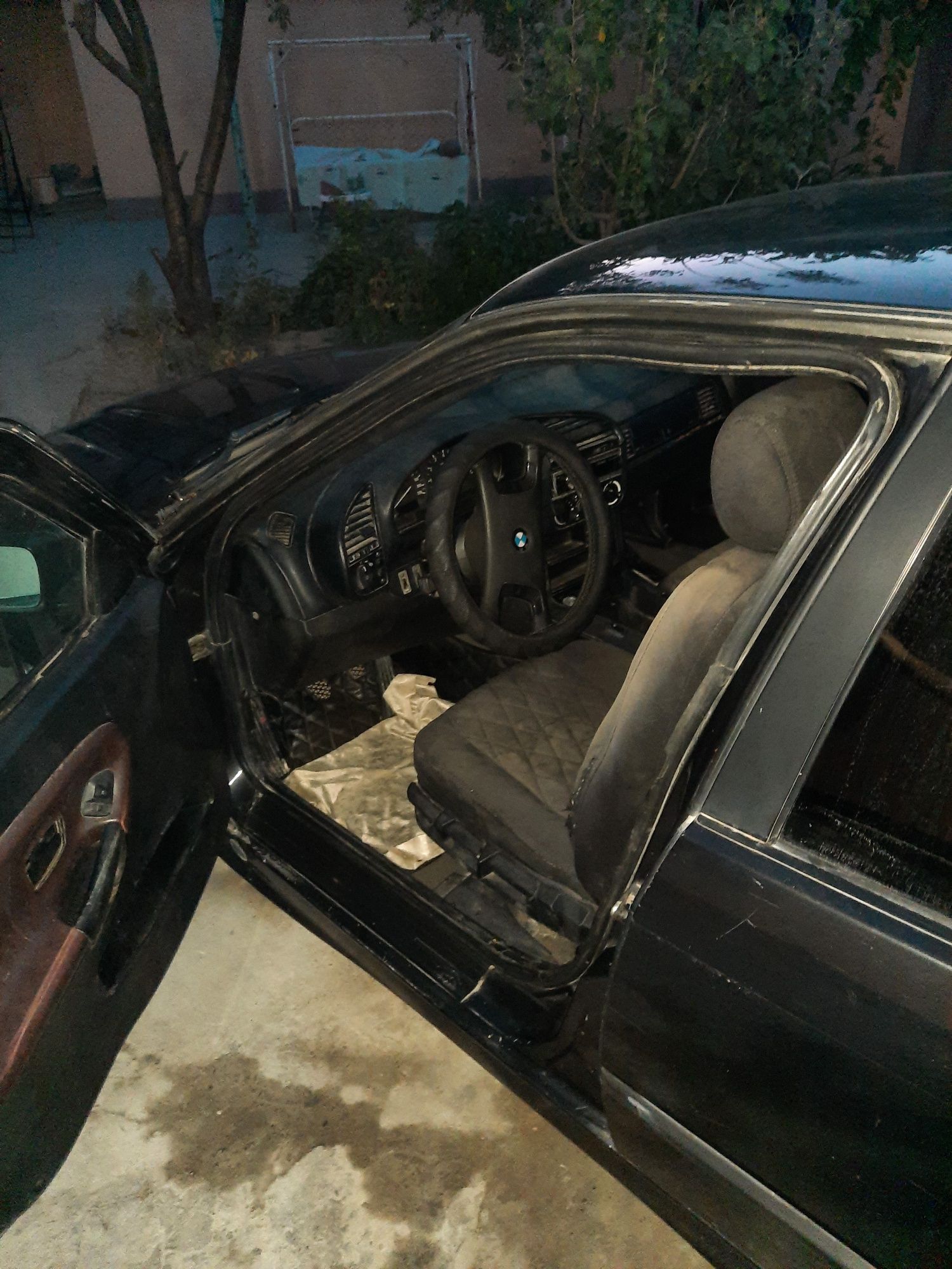 BMW E36 318i sotiladi