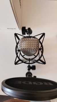 Продам студийный микрофон RODE NT-1A