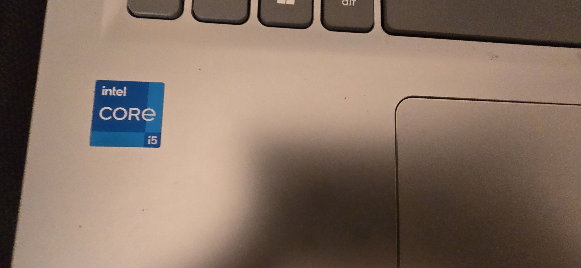 Лаптоп Asus x515ea