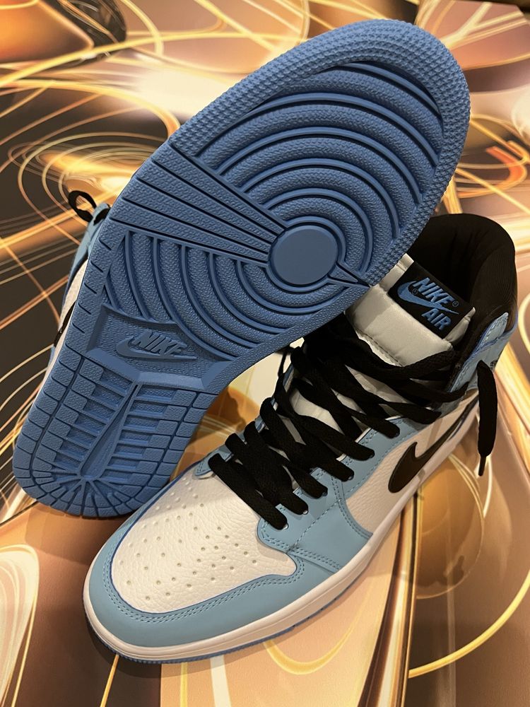 Jordan 1 Retro High OG University Blue , Marimea 43 , Noi