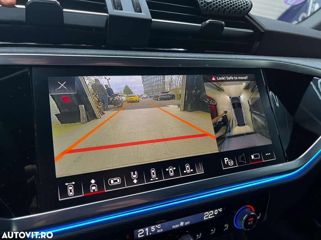 Audi Q3 2023 hybrid camere 360,iluminat ambiental,volan SLine încălzit