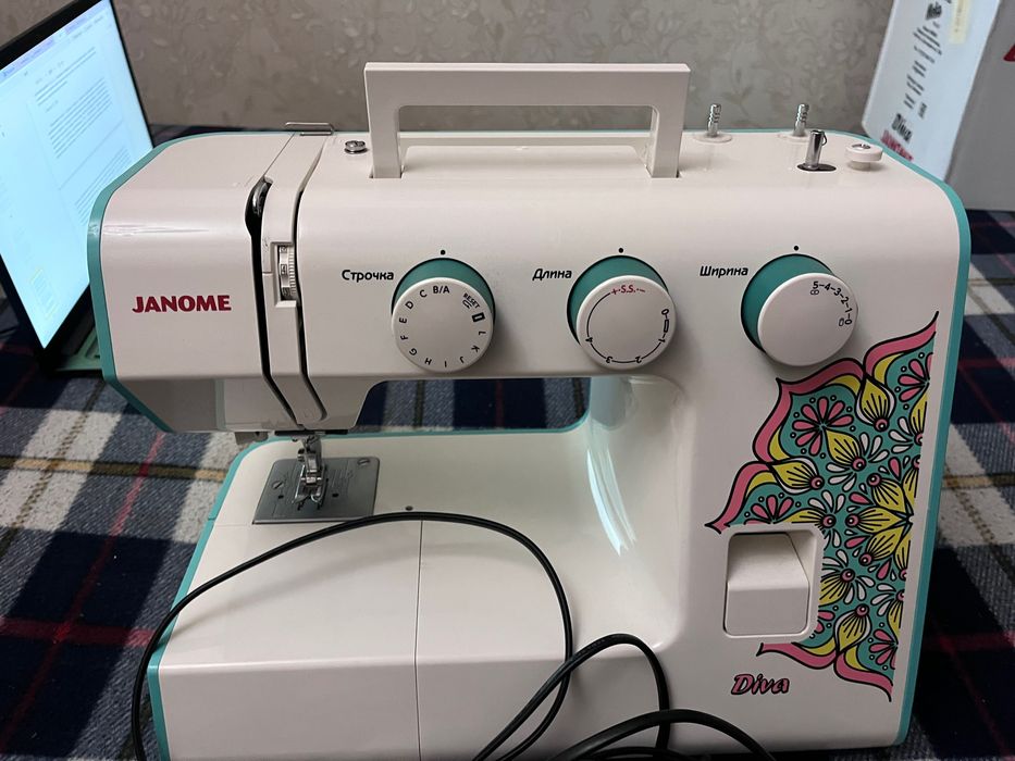 Швейная машина janome