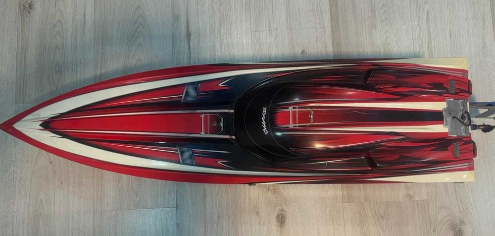 Радиоуправляема лодка TRAXXAS SPARTAN
