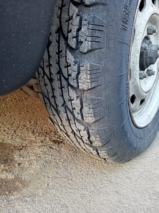 Шины , покрышки , колеса б/у 185 - 75 - 16 2 шт. Летние