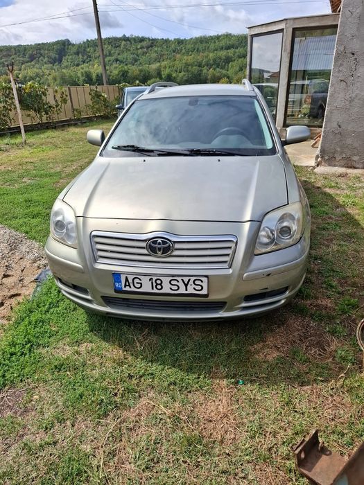 Vând Toyota avensis