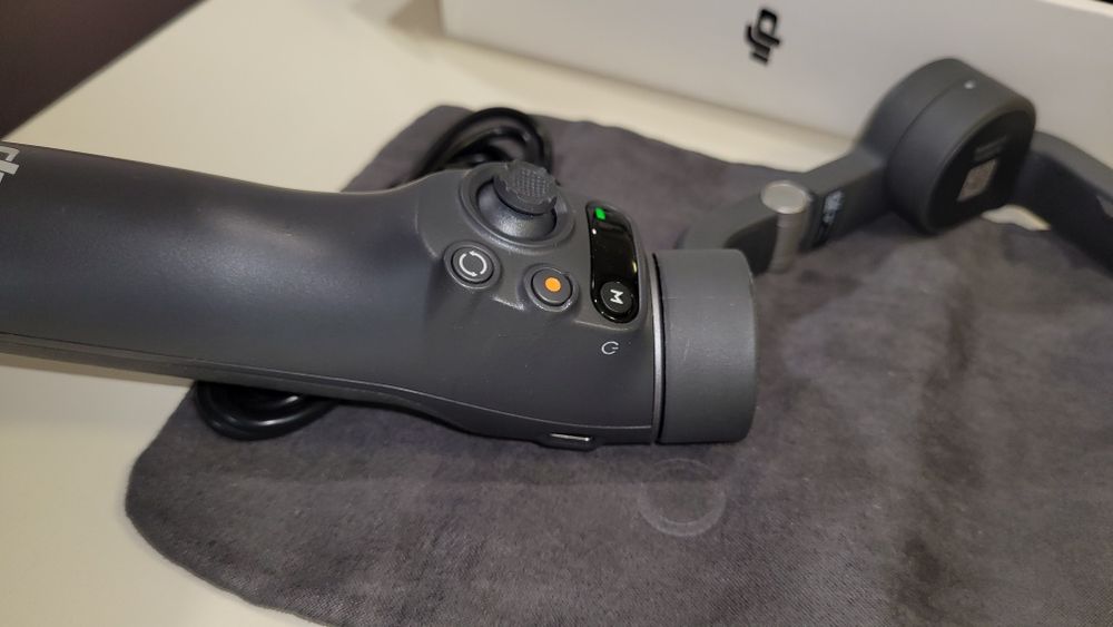 Stabilizator DJI OSmo Mobile 6 DJI OM6
Stabilizatorul se vinde in cuti