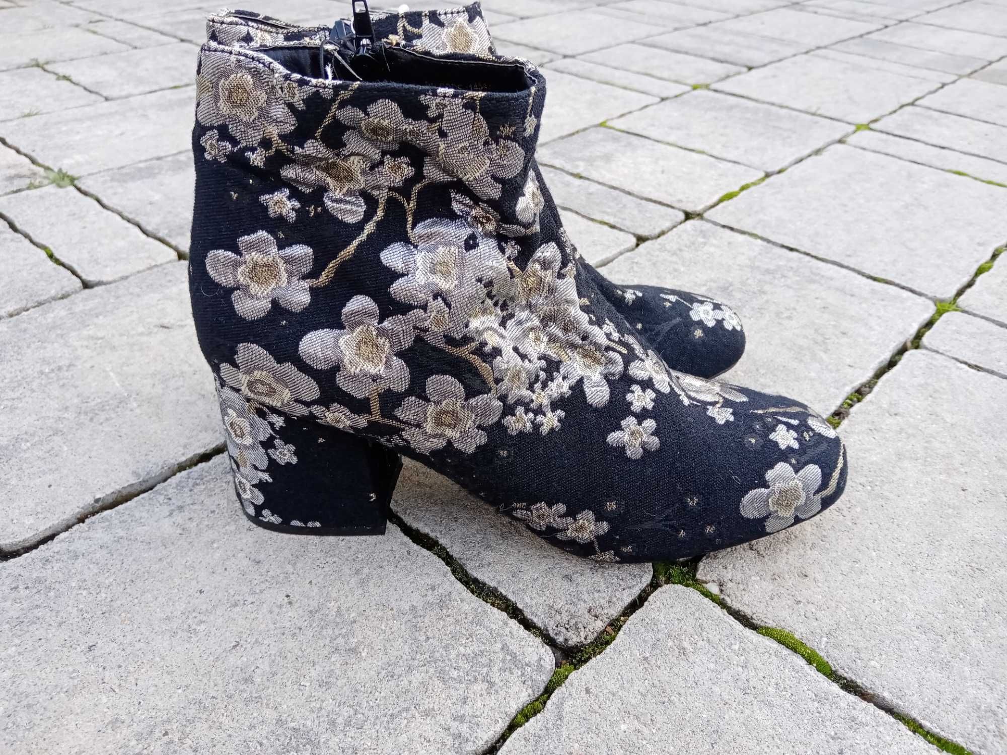 Botine florale noi