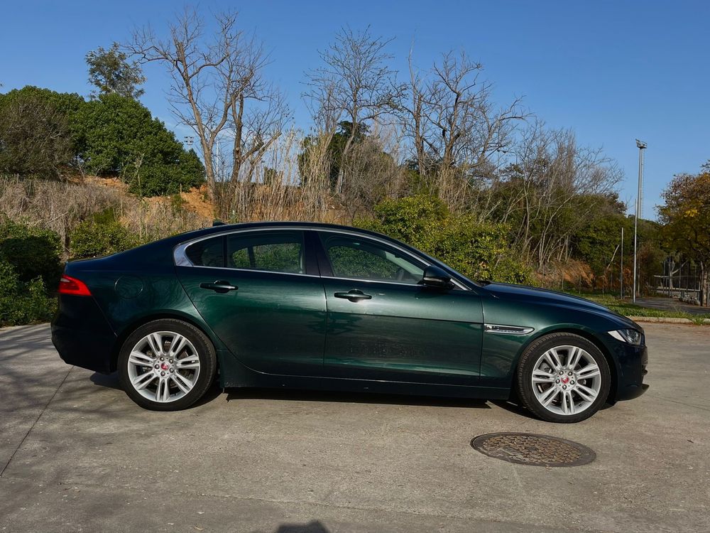 Inchiriez Jaguar XE Bucuresti